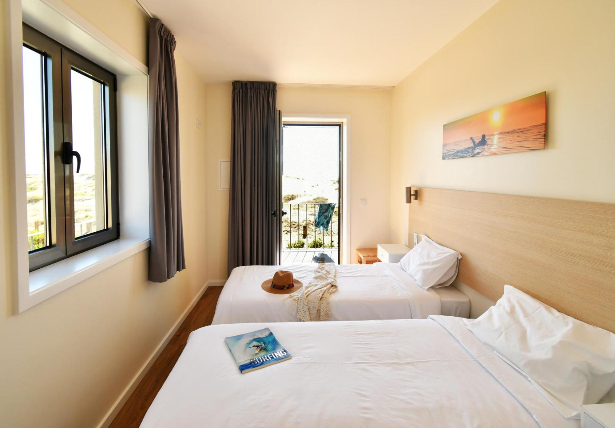 Hotel Surfivor Surf Camp Esmoriz Exterior foto